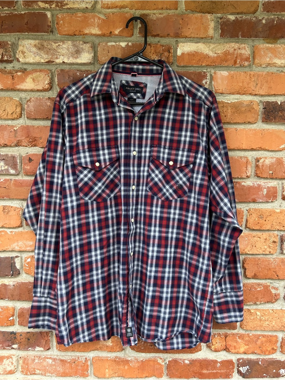 Ariat Men's Red Plaid Button-Up Shirt Pearl Button Snaps Embroidered Logo Small